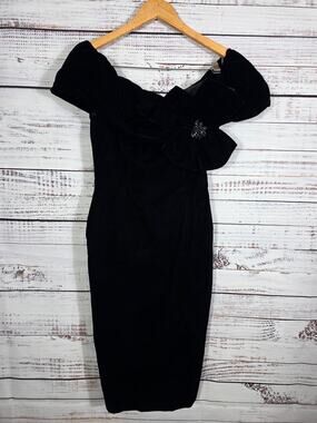 VTG Topaz Velvet Black Dress with Bow embellishment Women's Size 8 READ